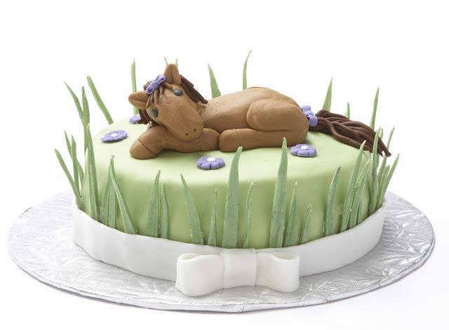 3 horses have a birthday! | Farm cake, Horse birthday cake, Horse cake